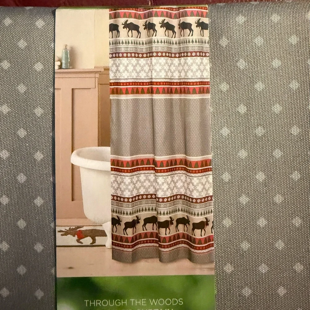 New Saint Nicholas Square cloth shower curtain